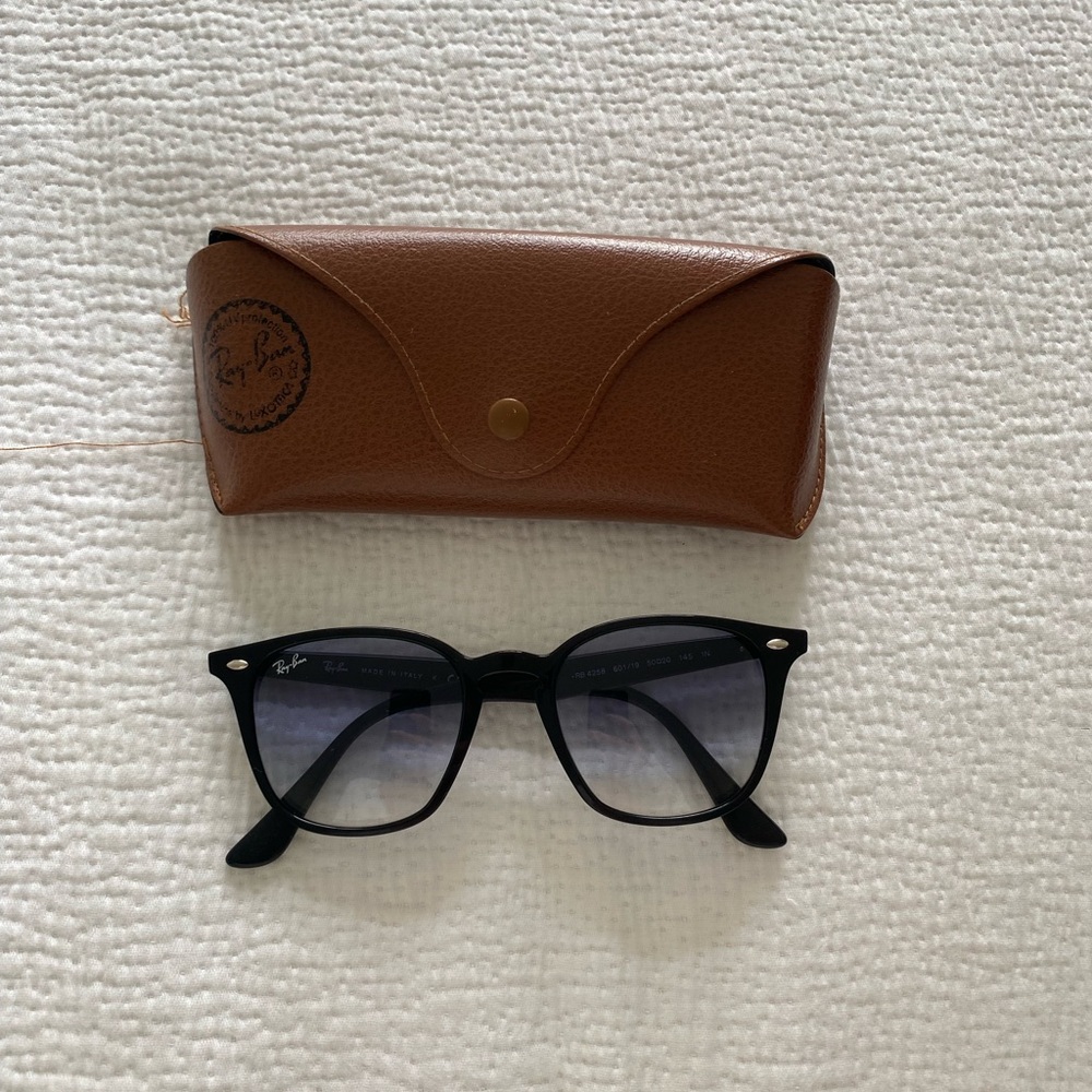 Ray-Ban RB4258F Wayfarer Black Frame Blue Lens